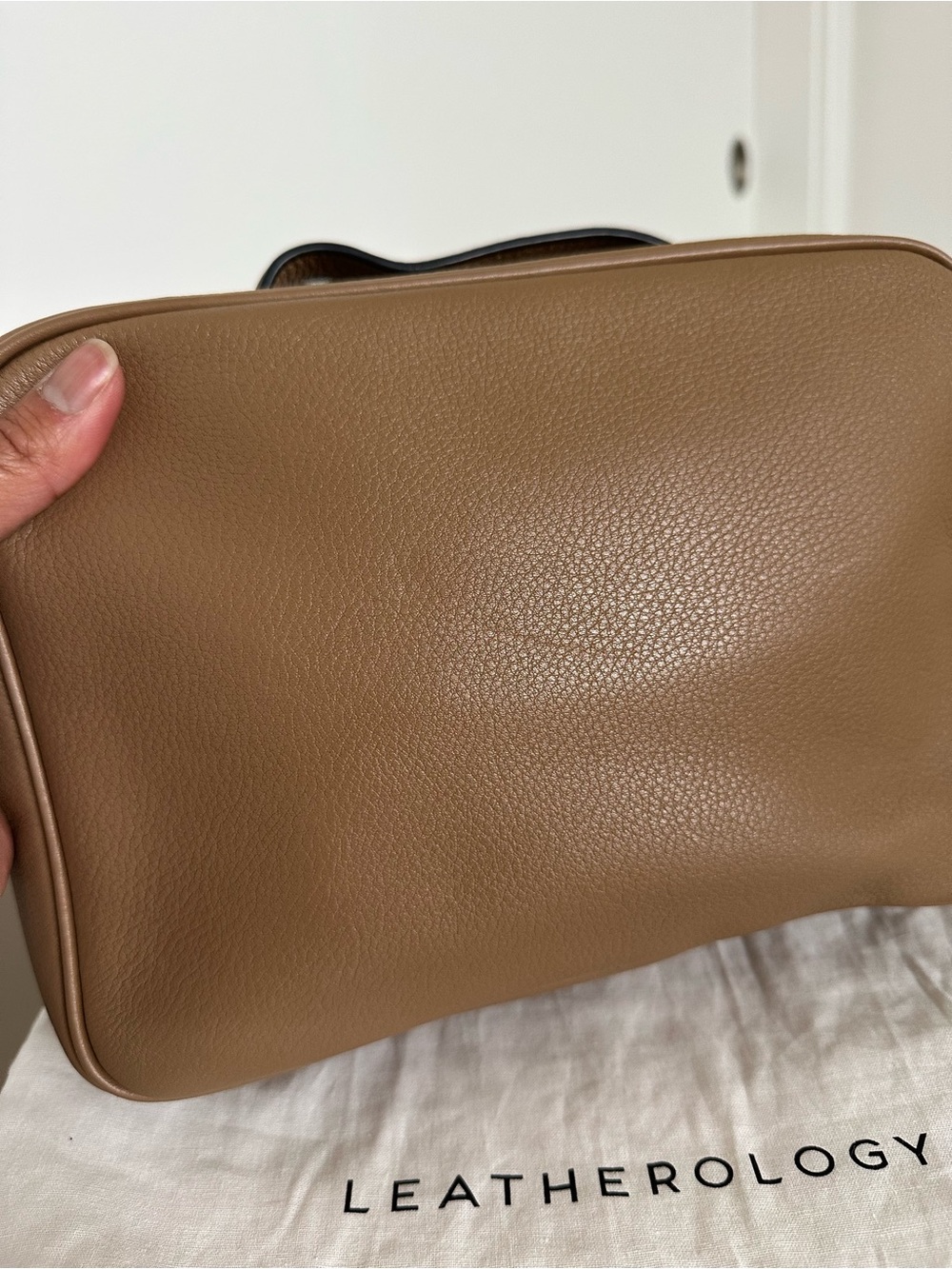 Leatherology Meadow Large Satchel Bag in Camel with additional strap included! - Picture 6 of 16